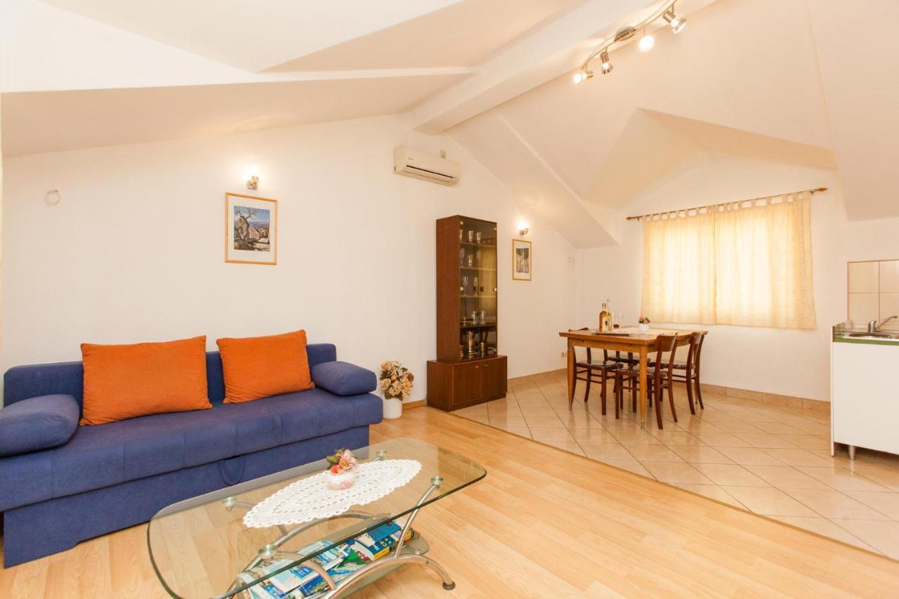 Holiday Home Beata Trogir Exterior foto